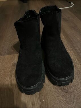 Women's Black Suede Chunky Chelsea Boots